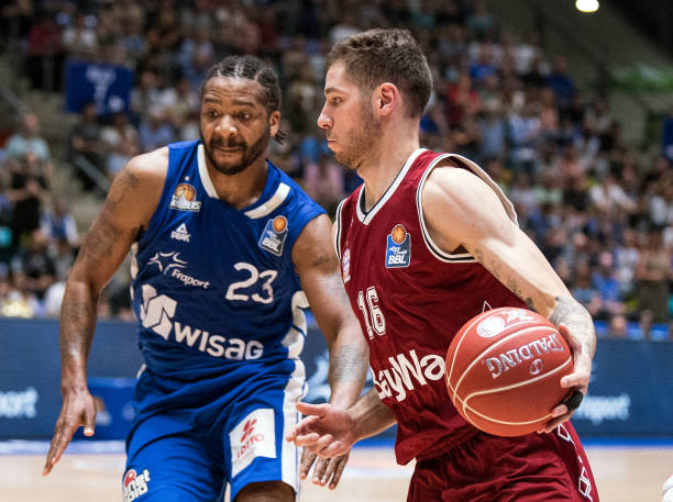 视为中距离 视为中距离