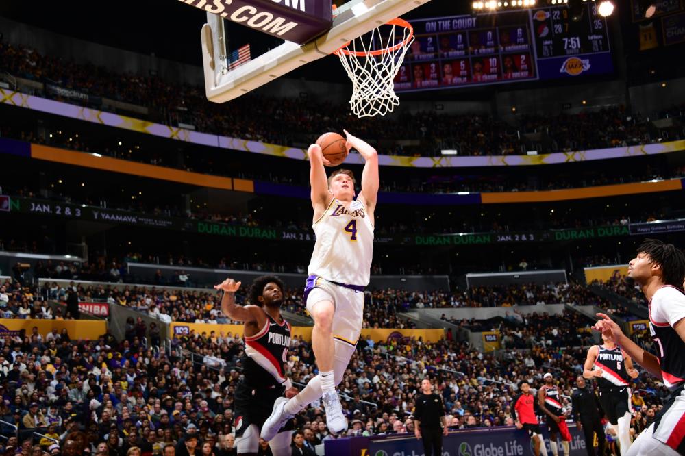 场外表现在 场外表现在