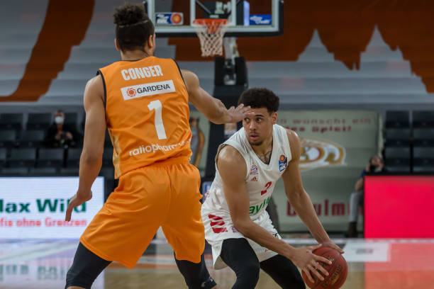 广州队充满 广州队充满